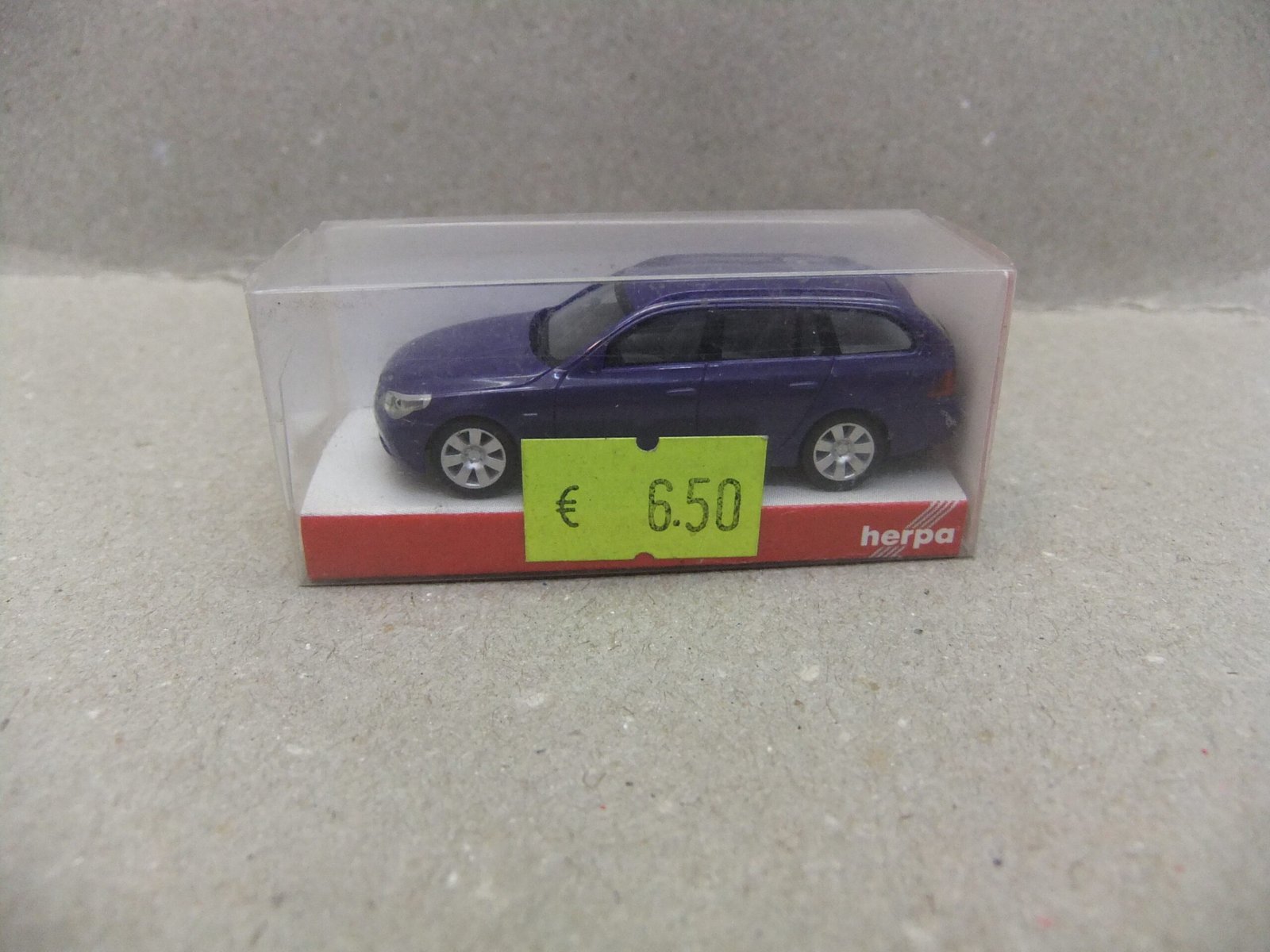 Herpa 023269 HO PKW BMW 5er Touring blau – Bild 2