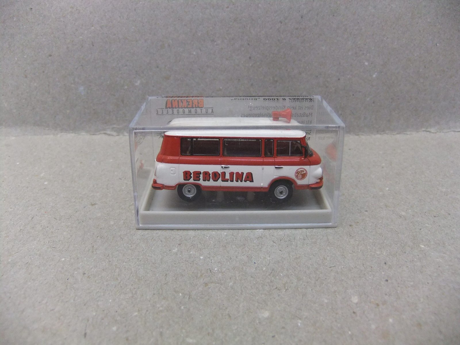 Brekina 30033 HO Barkas B1000 Bus Zirkus "Berolina" – Bild 2