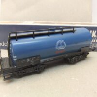 Piko HO 4-achs.Kesselwagen mit Bühne „BUNA“ DR Ep.IV