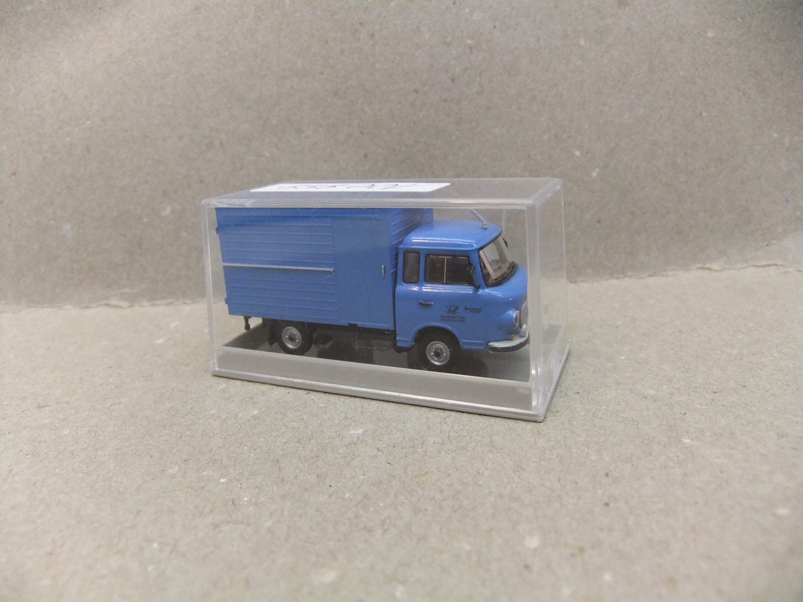 Brekina 96254-2 HO Barkas B1000 Koffer "Deutsche Post" mit Antenne -Sonderserie-