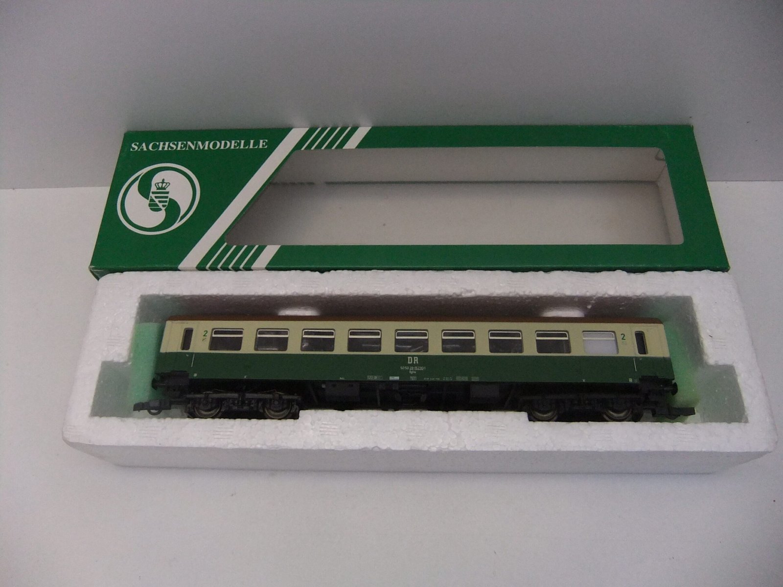 Sachsenmodelle 14368 HO 4-achs.Reko Sitzwagen Ep.IV mit Innenbeleuchtung – Bild 4