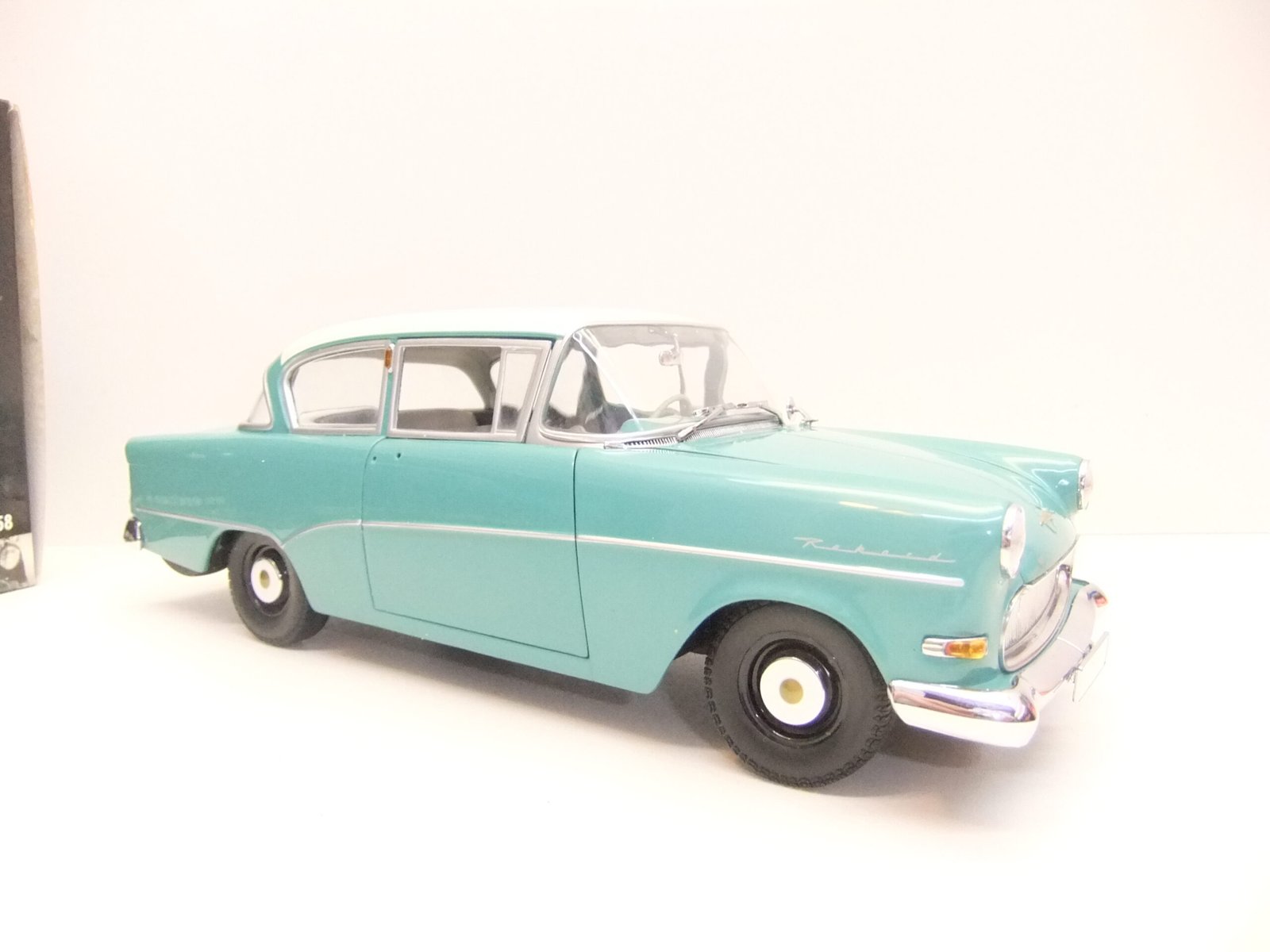 Minichamps 180 043200 PKW Opel Record P1 1958 türkis-blau – Bild 3