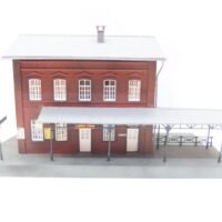 Faller/Pola  HO 110099 Fertigmodell  Bahnhof „Waldbrunn“