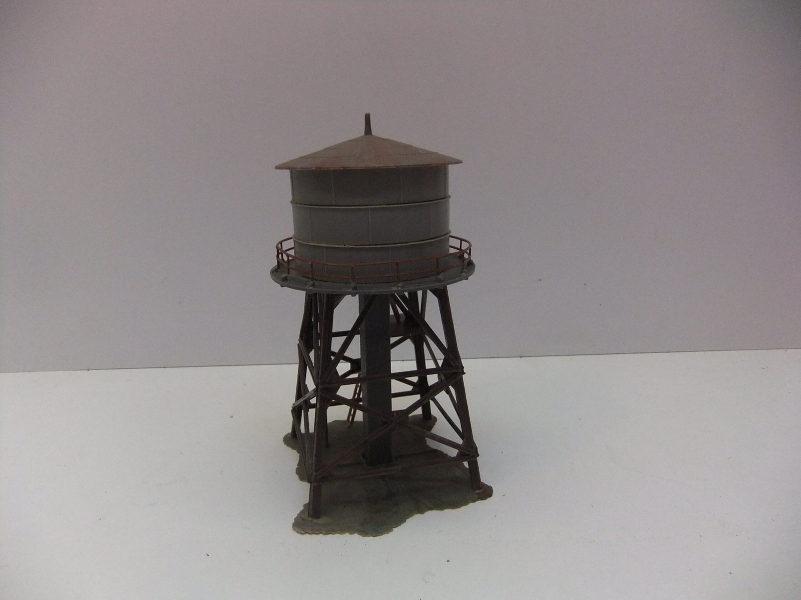 HO Fertigmodell Kleiner Wasserturm – Bild 2