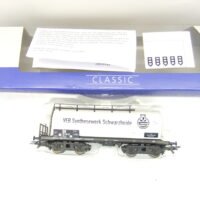 Piko 54367 HO  4-achs. Kesselwagen DR  Ep.III  „VEB Synthesewerk Schwarzheide“