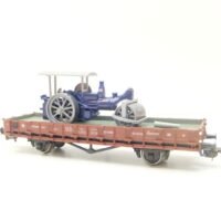 Piko HO 2-achs. Rungenwagen DR Ep.III  mit Ladegut Dampfwalze