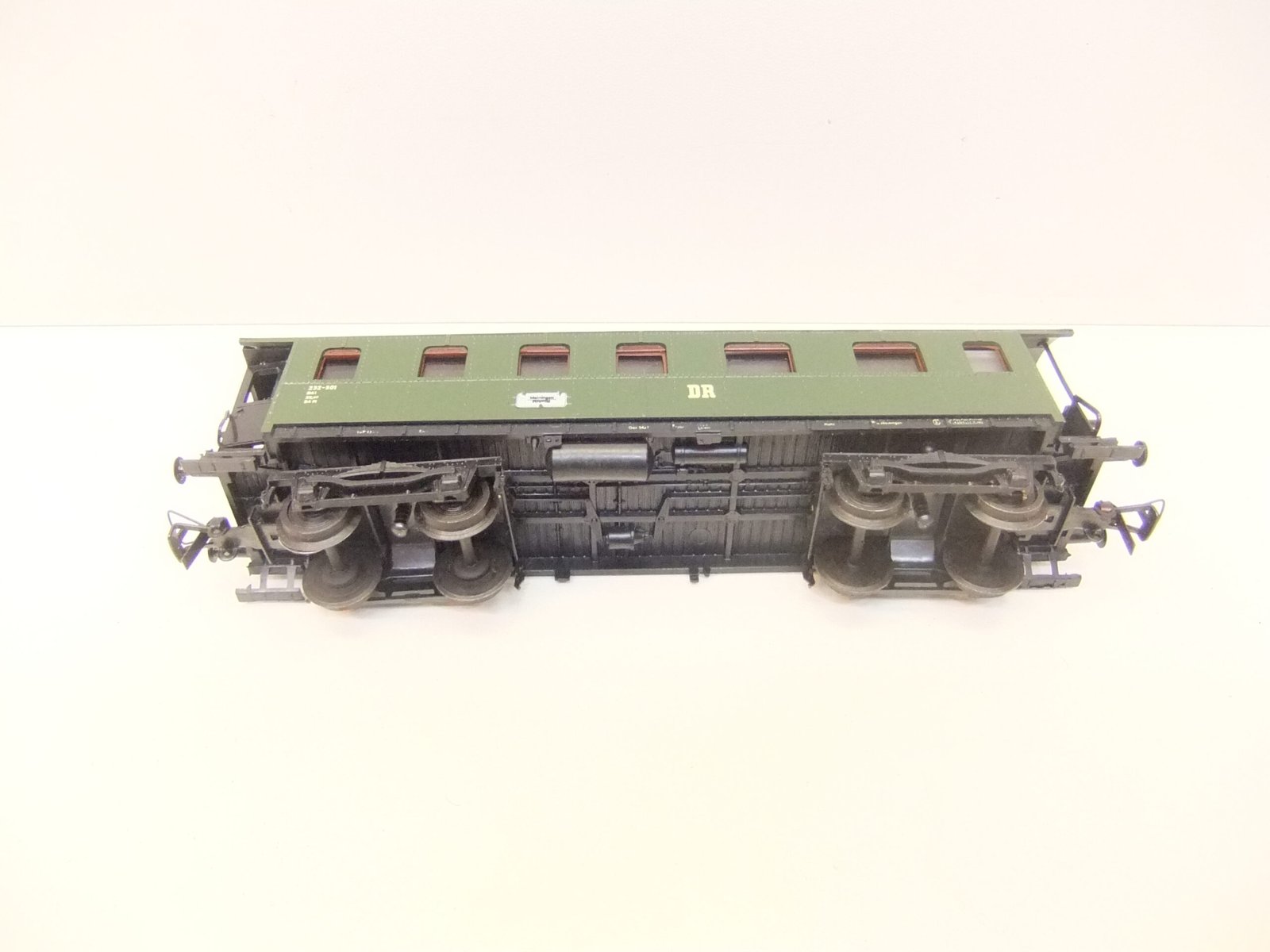 Piko/Schicht HO 4-achs.Pers.-Wagen Bauart"Langenschwalbach" DR Ep.III – Bild 2