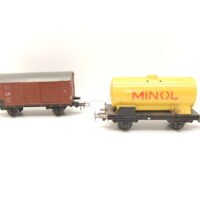 Piko alt HO 2-achs. G-Wagen und defekter Kesselwagen „Minol“