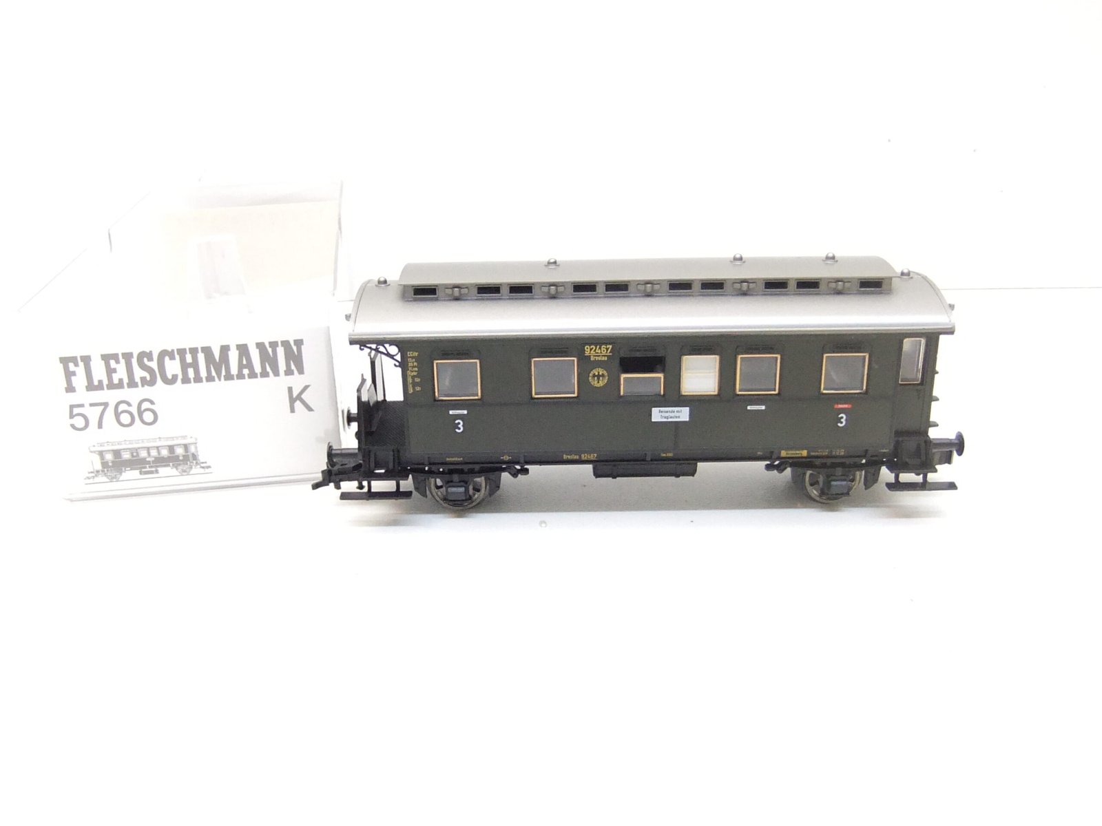 Fleischmann 5766K HO 2-achs. Personenwagen 3. Kl. DRG Ep.II – Bild 2