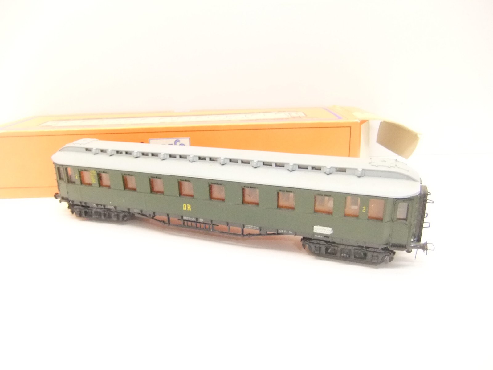 Piko/Schicht HO 4-achs.D-Zugwagen (preuß.Bauart) DR Ep.III – Bild 2