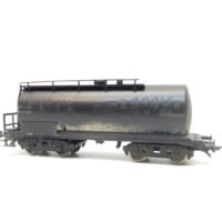 Ganzzug Tankwagen HO 4-achs. Kesselwagen DR mit Betriebsspuren