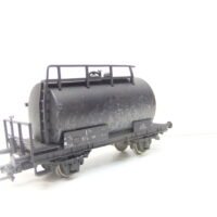 Ganzzug Tankwagen HO 2-achs. Kesselwagen DR mit Betriebsspuren