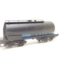 Ganzzug Tankwagen HO 4-achs. Kesselwagen DR mit Betriebsspuren