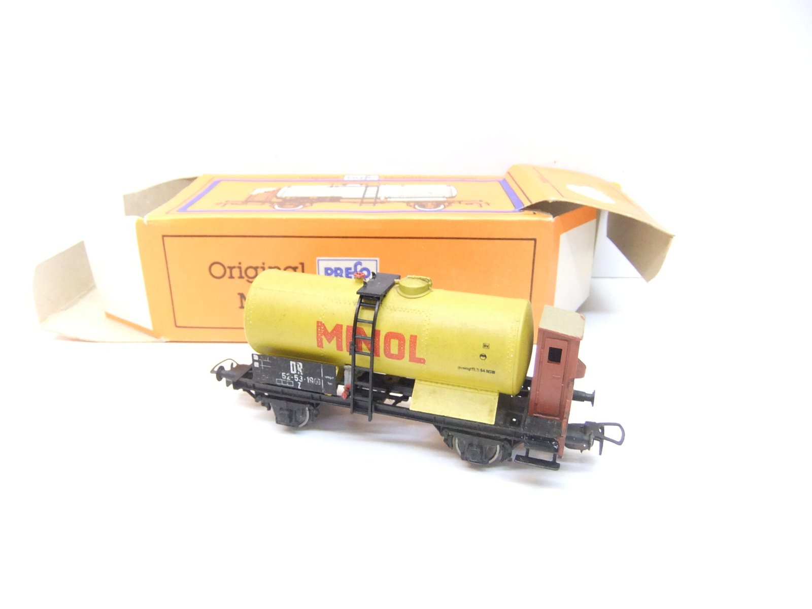 Piko/Prefo HO 2achs. Kesselwagen DR Ep.III "Minol" – Bild 3