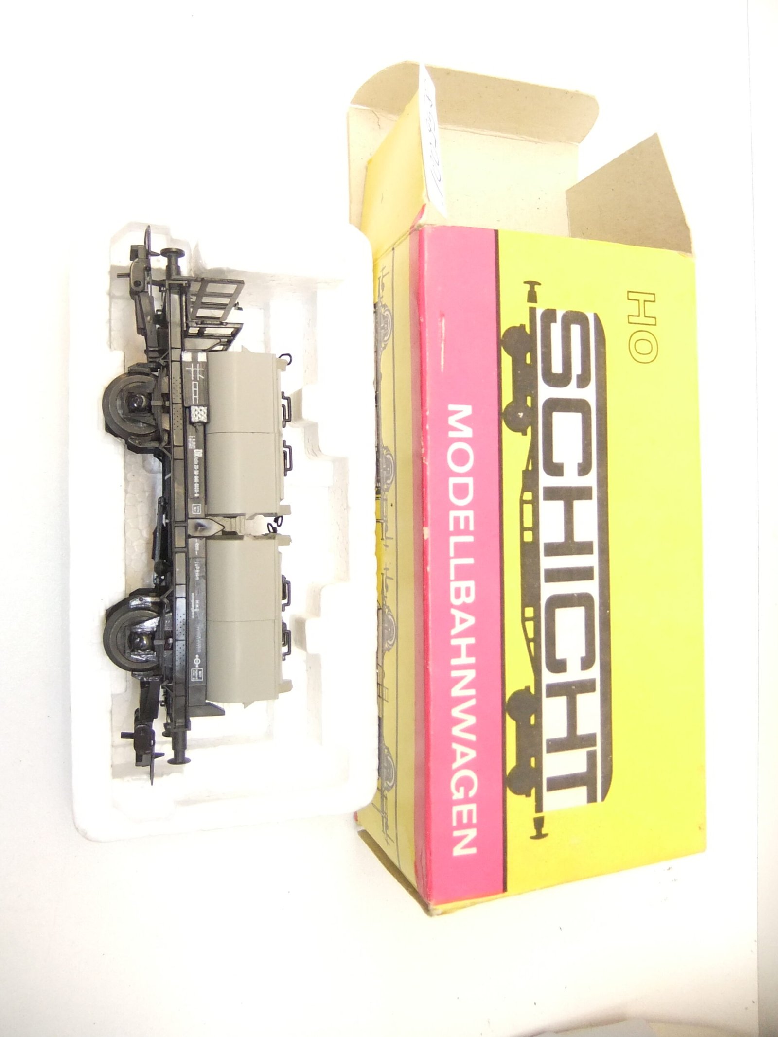 Piko/Prefo HO 2-achs.Kalkkübelwagen DR Ep.IV – Bild 2