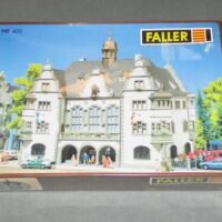 Faller 420 HO Fertigmodell Amtsgericht